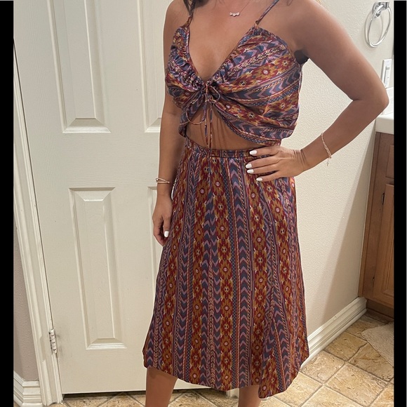 RUTH MATTHEWS DESING 2 piece silk skirt & blouse set Vintage Aztec luxury print. - Picture 4 of 16